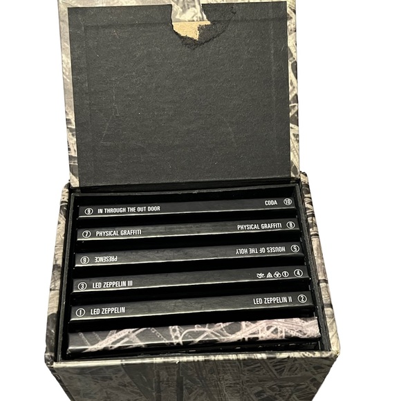 SOLD LED ZEPPELIN The complete studio recording‘s 10 CD box set NIB - Picture 7 of 13